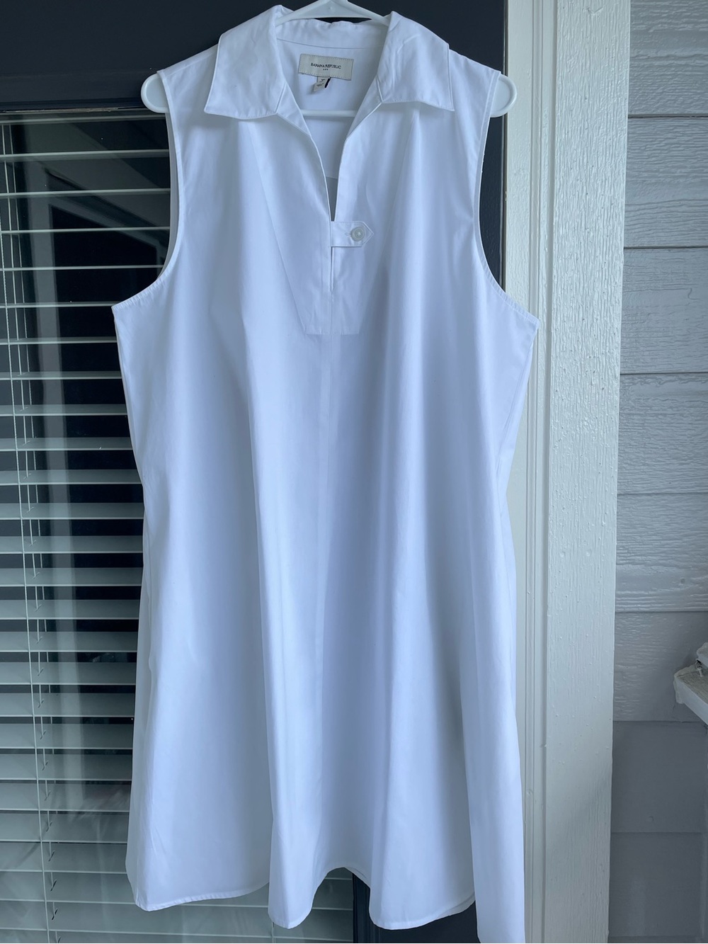NWOT Banana Republic Sleeveless White Collared Swing Dress - White